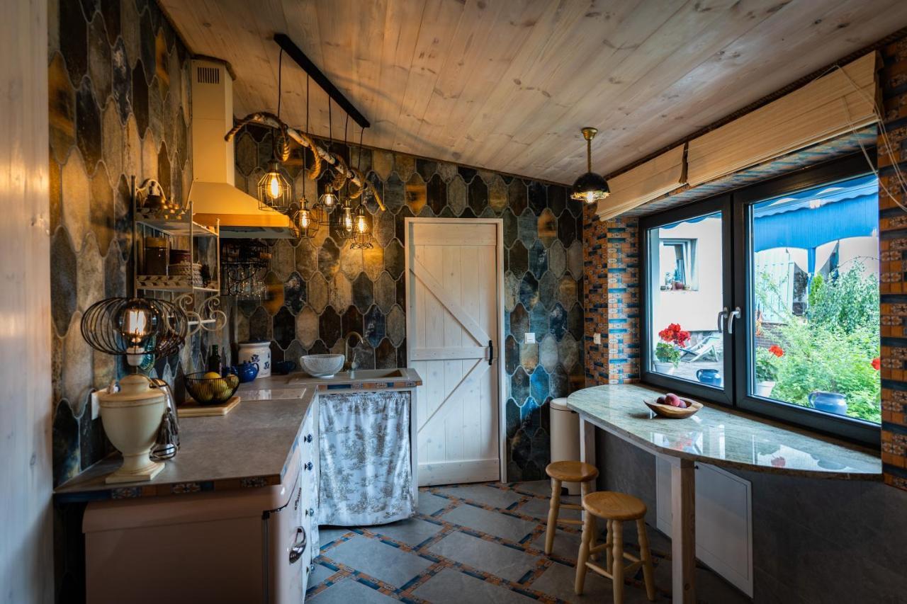 Cat Stone Villa Pisz Eksteriør bilde